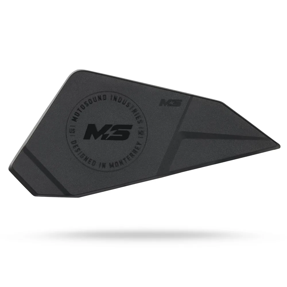 Cajones para bocinas de 6.5" en la parte inferior de puertas traseras en Maverick R Motosound - Semage Group (foto 9)