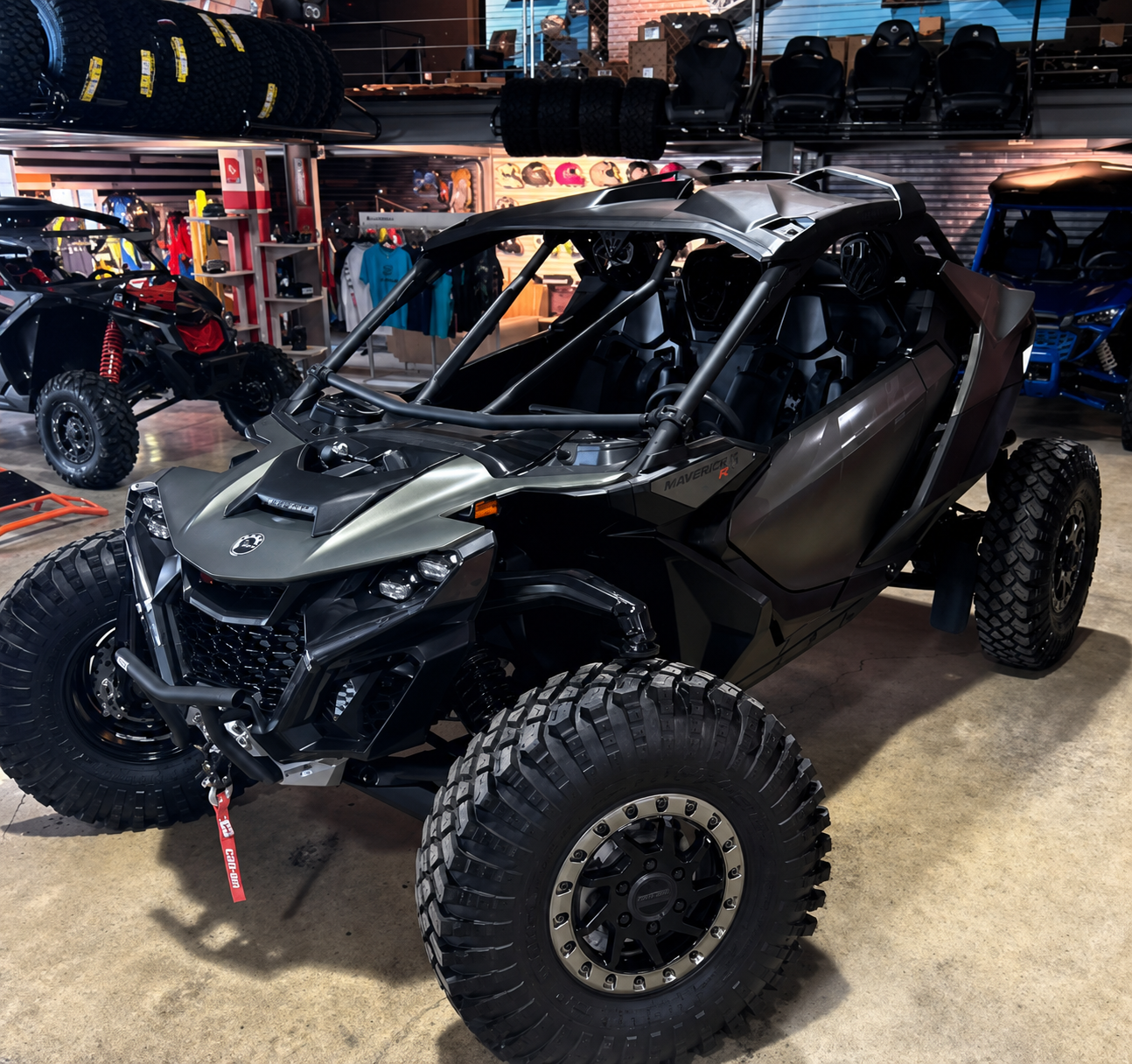 Can-Am Maverick R MAX X RC Smart Shox 2026 en el showroom de Semage Group