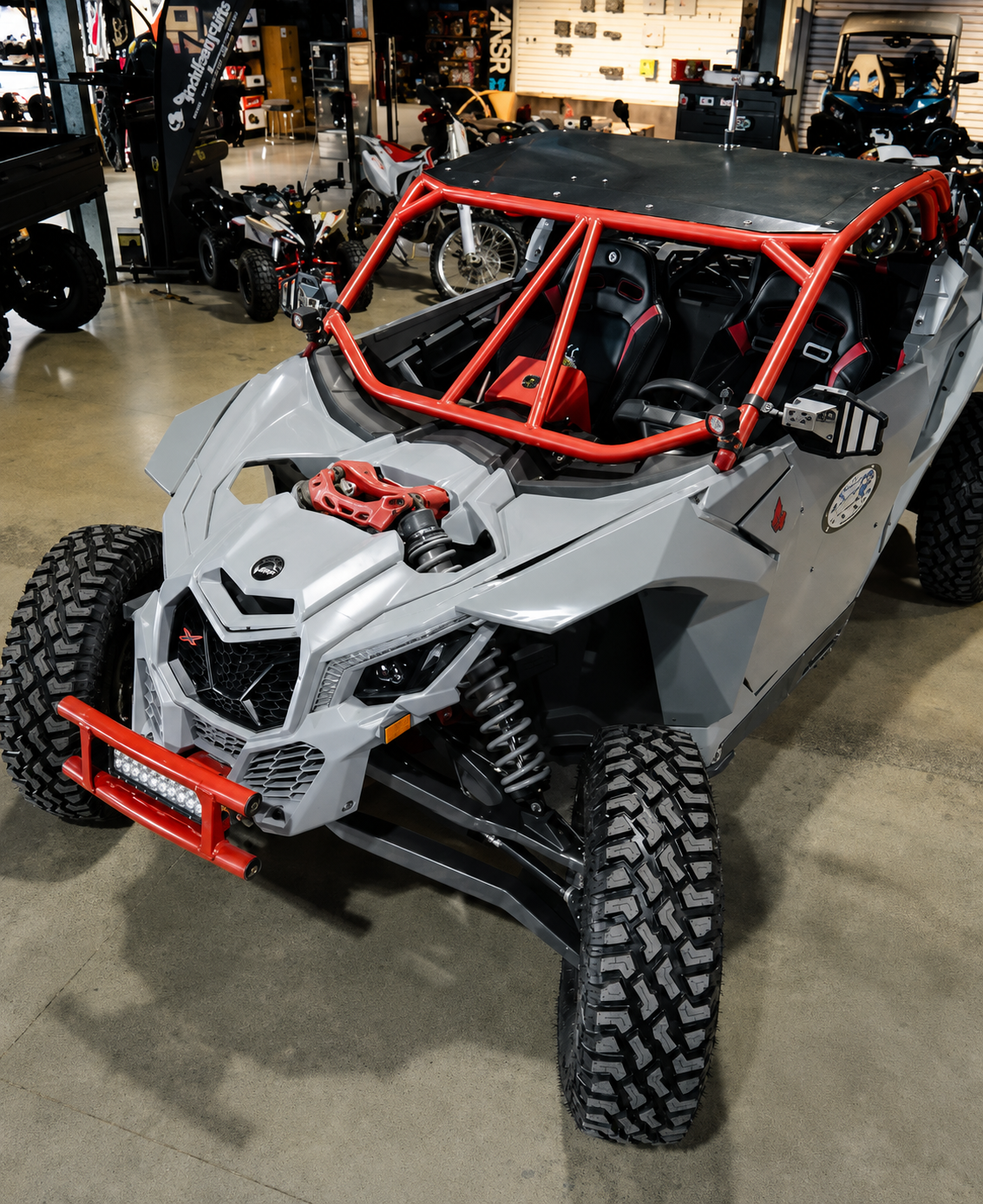 Publicación de Instagram: Can-Am Maverick lista en showroom
