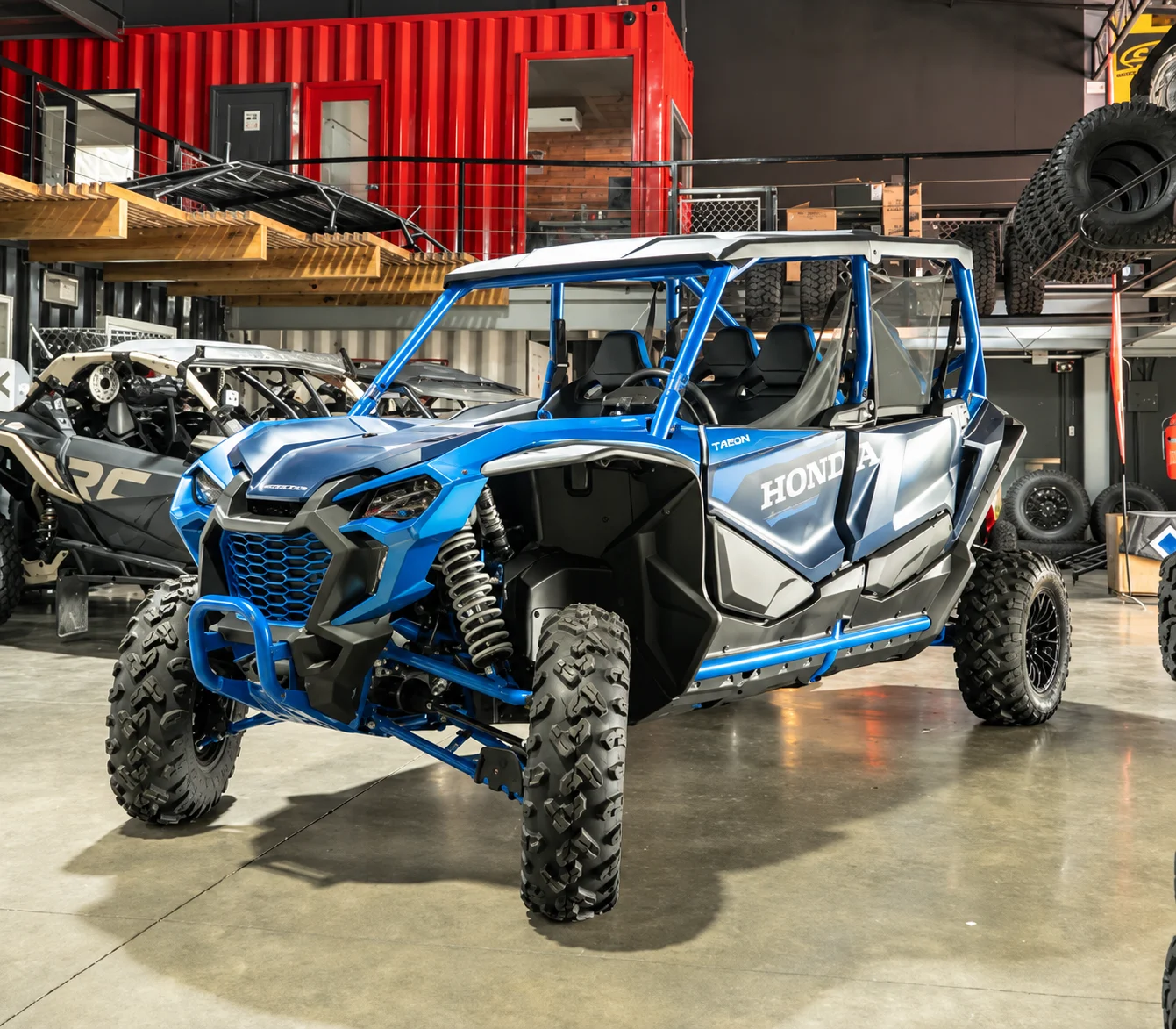 Honda Talon 1000X-4 con suspensión FOX Live Valve en el taller Semage Group
