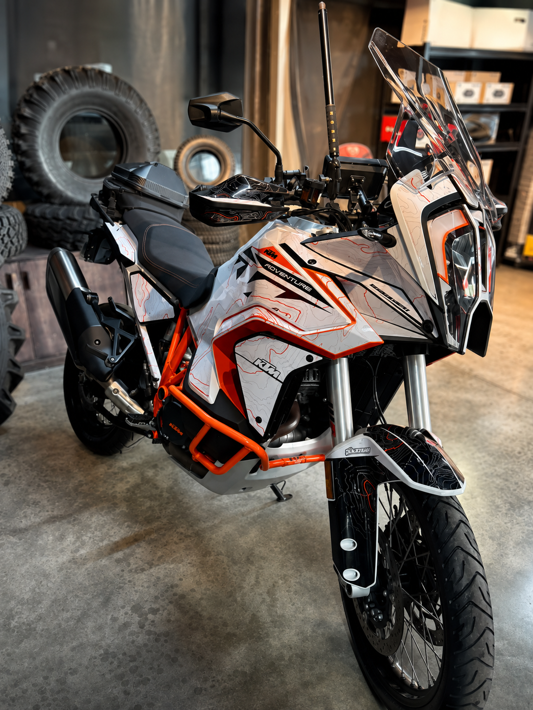 KTM Adventure 1290 2024 en el taller Semage Group