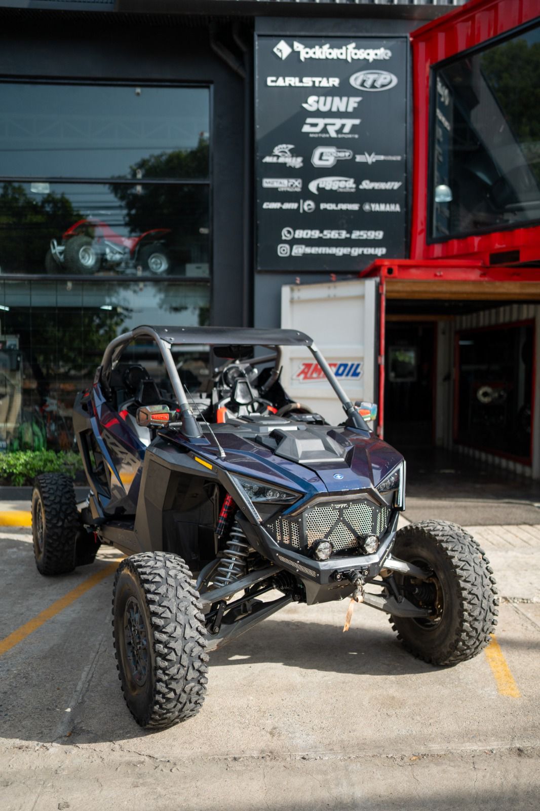 Polaris RZR 2023 en el showroom de Semage Group (foto 1)